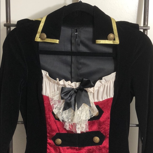 Leg Avenue Pirate Costume - Picture 4 of 8